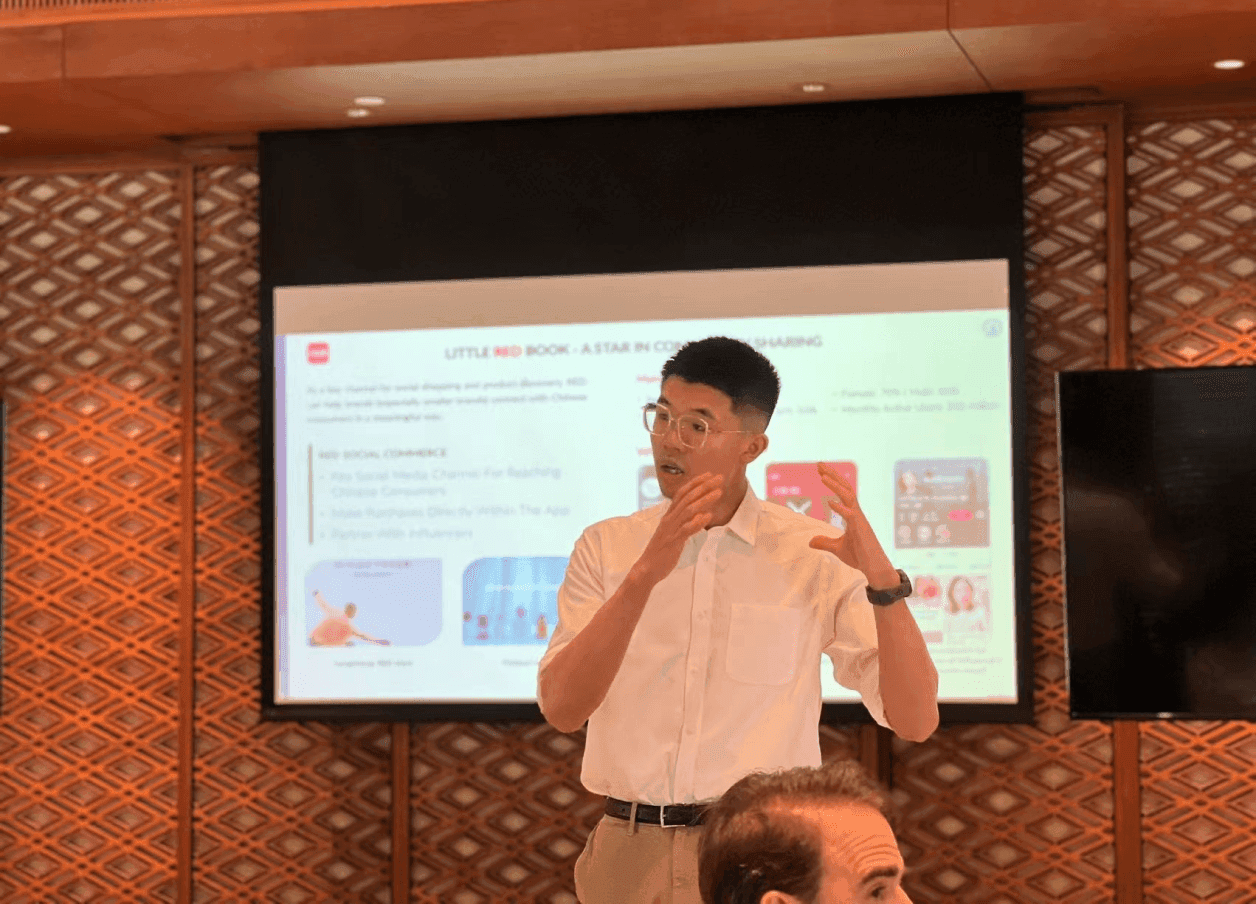 An ITC consultant presenting in an educational workshop on how global brands should approach digital transformation for the Chinese market